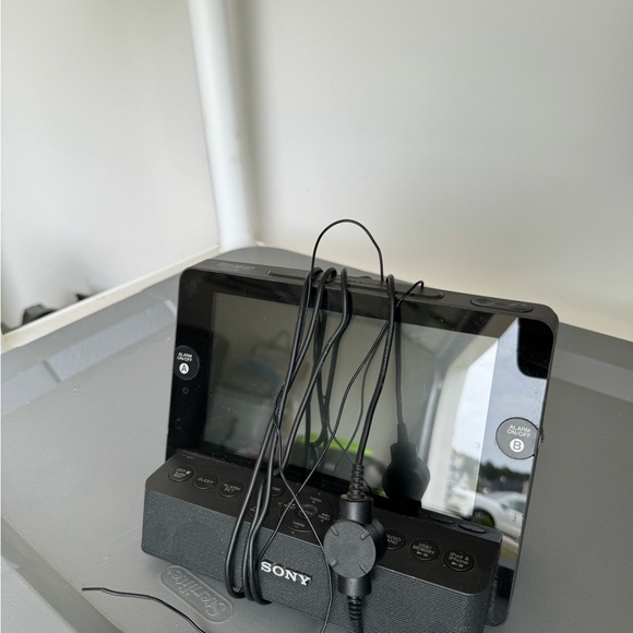 Sony ICF-CL75IP Dream Machine clock radio - Picture 6 of 7